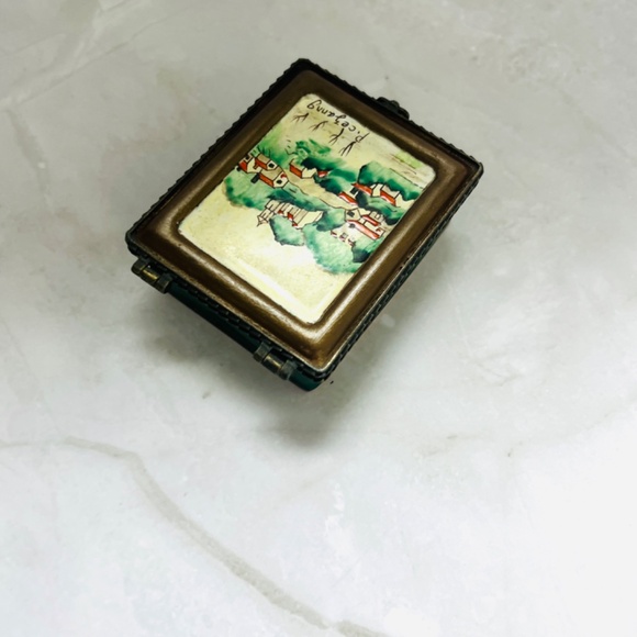 Picezanng Trinket Box. Vintage painting trinket box. Artwork Trinket box. Kelvin - Picture 3 of 6